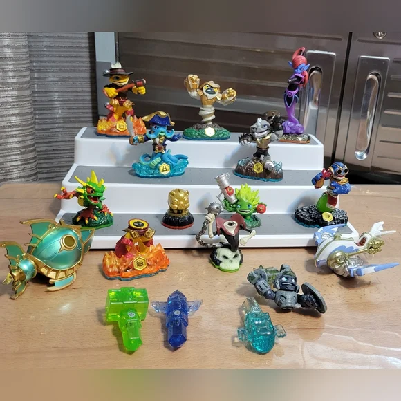 17 Pieces Skylanders Bundle Giants, Trap Team, SuperChargers, SWAP FORCE LOOSE - Picture 1 of 16